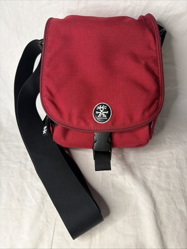 Crumpler stamp claimer - claimer, camera