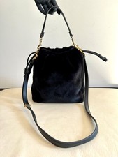 Sac seau Oroton en fausse fourrure noir à bandoulière