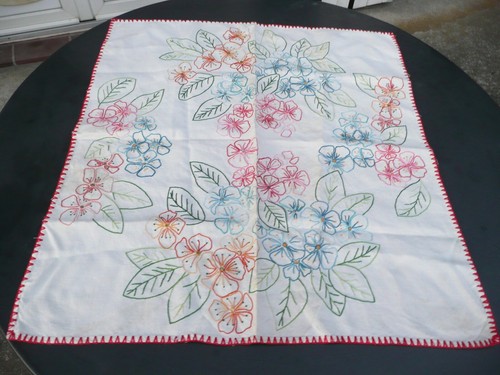 Nappe brodée ancienne vintage - brodée,