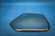 Grille de haut-parleur avant