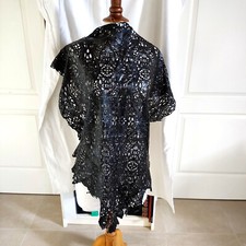 COUPON de DENTELLE EN CUIR NOIR 85 cm x 70 cm environ occasion 150 gr