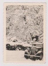 photo ancienne ?️ voiture MG TD sous la neige calandre givrée