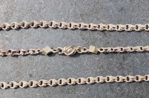 Précieuse ancienne chaine - et,