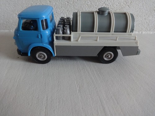 Miniature plastique 43 - miniature, 1/43