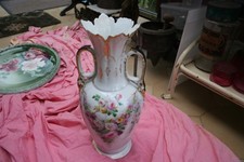 ancien vase en porcelaine