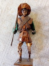 Figurine en papier mâché Art Mexicain Représente Un Militaire Fusil Cartouchiere