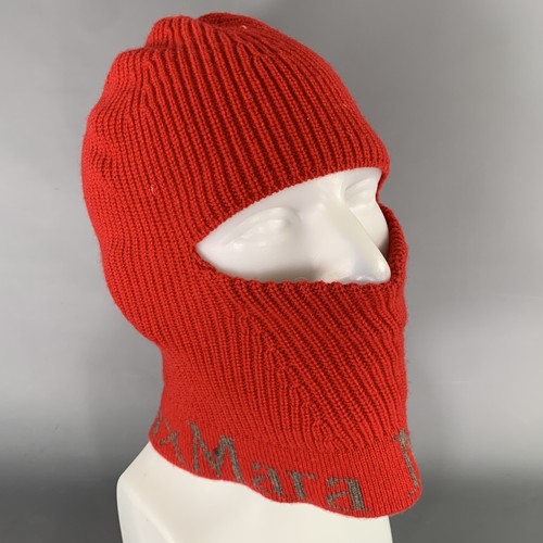 Max mara bonnet logo - max,
