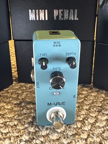 Cave chorus guitar pedal - m-cave,