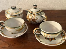Tasses soucoupes et pots