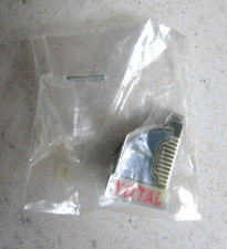 Pin's neuf Total Activa Bidon
