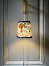 Applique tissu vintage, lampe upcycling, baladeuse équerre bois