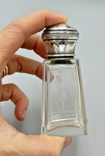 Salière ancienne verre - , gravé