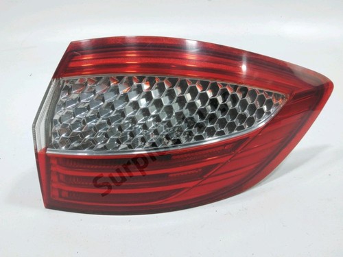 Feu arriere droit 1486778 ford - droit,