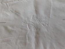 ANCIEN DRAP METIS  BLANC BRODERIES   FLEURS JOURS VENISE 165/320