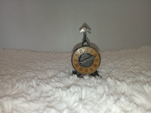 Taille crayon ancien horloge - taille-crayon,