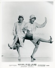 TONY CURTIS JACK LEMMON SOME LIKE IT HOT 1959 VINTAGE PHOTO R1980 #1 DRAG QUEEN