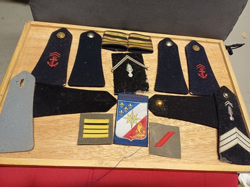 Lot galons militaires - ,