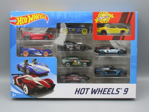 Coffret voitures dont - 9,