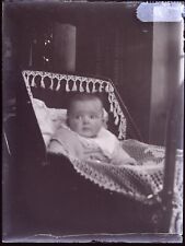 Bébé au landau PHOTO