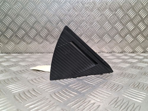 Enjoliveur triangle noir - , "sur