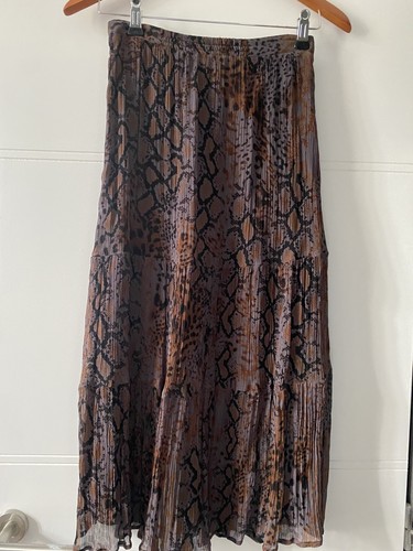 Jupe neuve taille 0 - jupe,