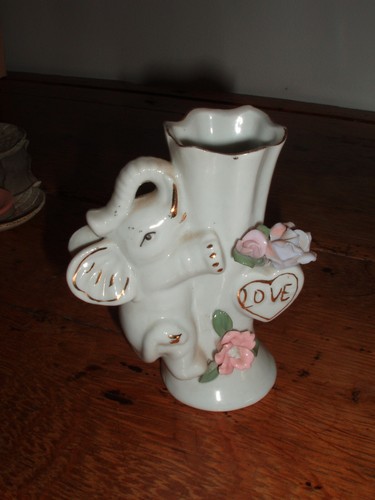 Petit vase pour - , rose
