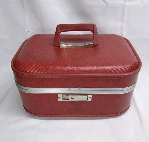 Red burgundy vintage - /,