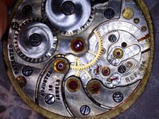 Pièces de montre Cyma Tavannes 814. choisir parmi le menu déroulant. 