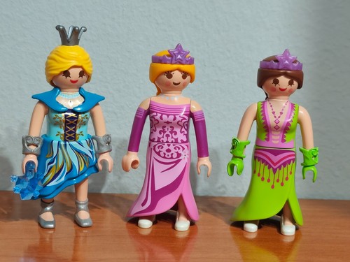 Playmobil figurines - x3,