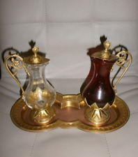 PAIRE DE BURETTES + PLATEAU BRONZE/LAITON VERRE CRISTAL/EGLISE/MESSE/RELIGIEUX