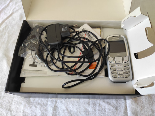 Ancien téléphone portable - ancien,