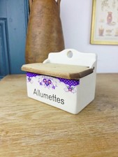 Boîte d’allumettes murale