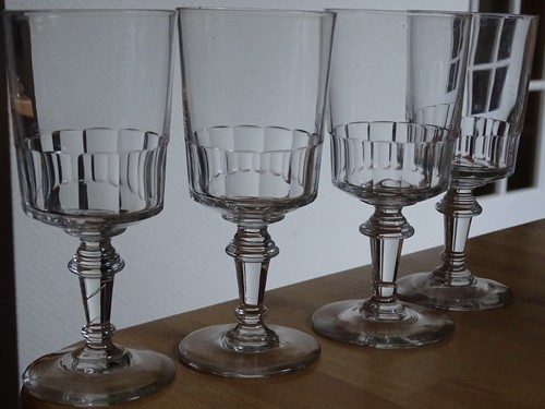 Portieux anciens verres a - 4,