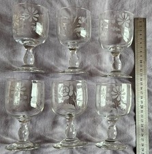 Suite de 6 anciens verres