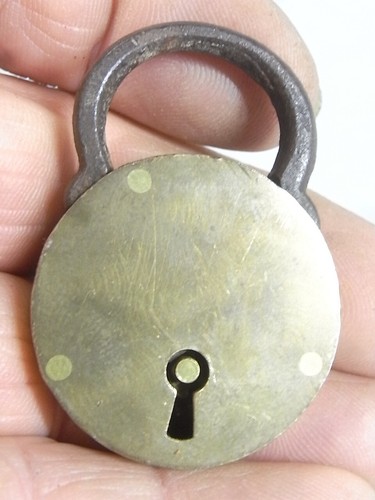 Ancien cadenas en - ancien,