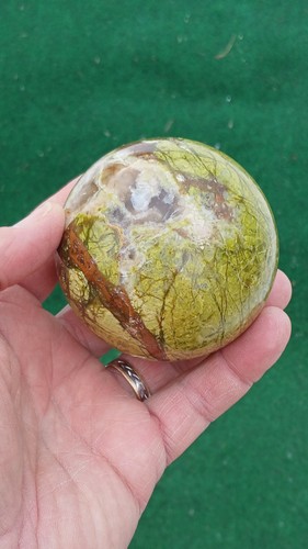 Opale verte forme sphère - verte,