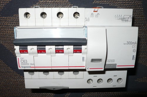 Disjoncteur 409361 - disjoncteur,
