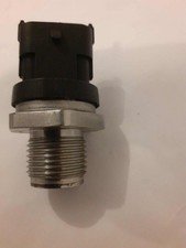 Capteur de Pression Carburant pour RENAULT Trafic 2  1.9 2.2 2.5 DCI 7701068400
