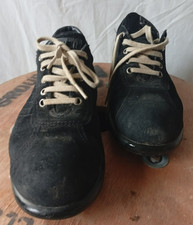 Camper - chaussure de ville a lacet noire cuir suedine T 40 mise une fois