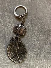 ANCIEN PORTE CLE BOURBON PUBLICITAIRE VIN AUX VIEUX TONNEAU