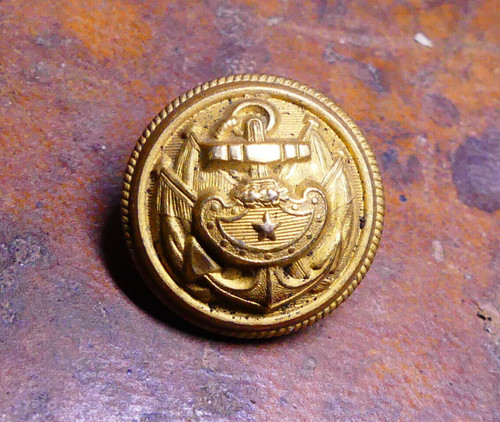 Bouton militaire contre - militaire, de