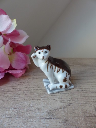 Figurine miniature chat - , en