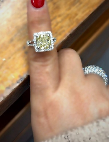 Bague sertie un diamant - bague,