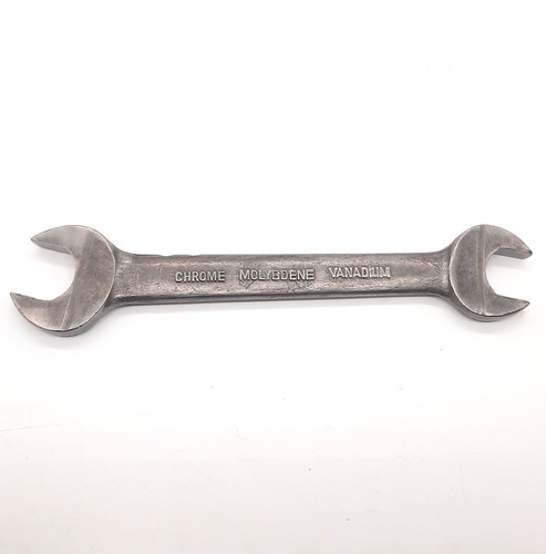 Outil ancien clé plate