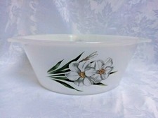 ARCOPAL Narcisse ancien plat
