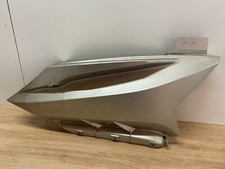 UN CARENAGE FLAN GAUCHE YAMAHA