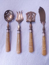 SERVICE A DESSERT , A