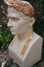 RE0495  FIGURINE STATUETTE