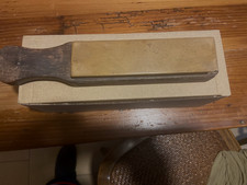 PIERRE A AFFUTER LES COUPE CHOUX OU COUTEAUX AVEC SON SUPPORT