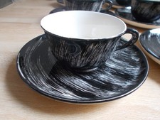 10 tasses et sous-tasses à café noires rayées blanc en faïence de Salins